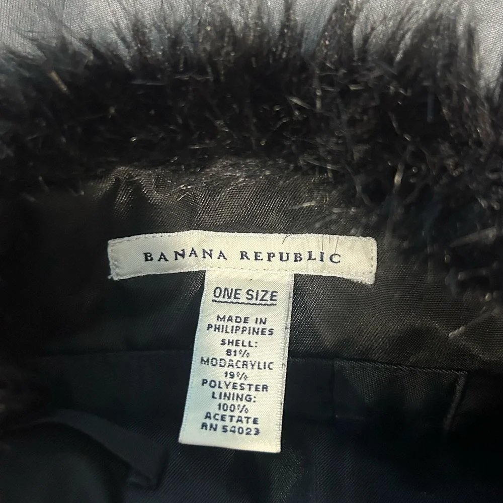 Banana Republic Black Faux Fur Hand Warmer Muff One Size Posh Chic Winter Money